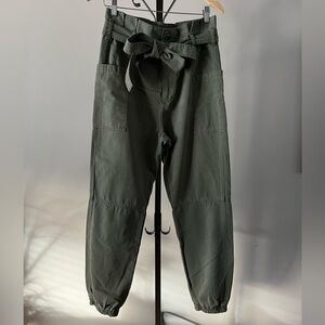 JOE’S High Waisted Cargo Jogger Pants, Size 27, Colour Khaki Green.